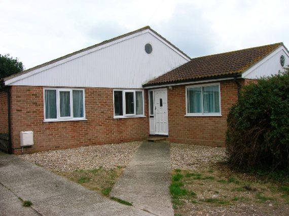 3 bedroom Bungalow t...